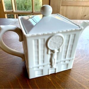 TIFFANY AND COMPANY VINTAGE WHITE TEAPOT